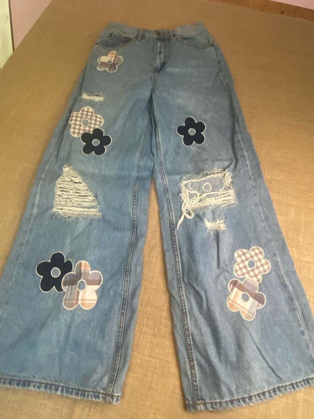 Urban Outfitters BDG Skater Baggy Patchwork Flower Distressed Jeans - Picture 2 of 15